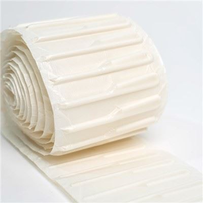 U formas papīra ietīti salmiņi